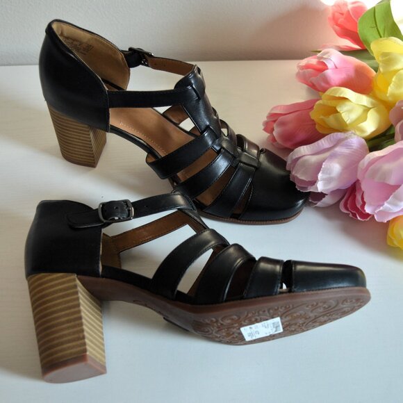 Clarks Artisan Ciera Gull Black Leather T-Strap Sandals - Picture 11 of 14